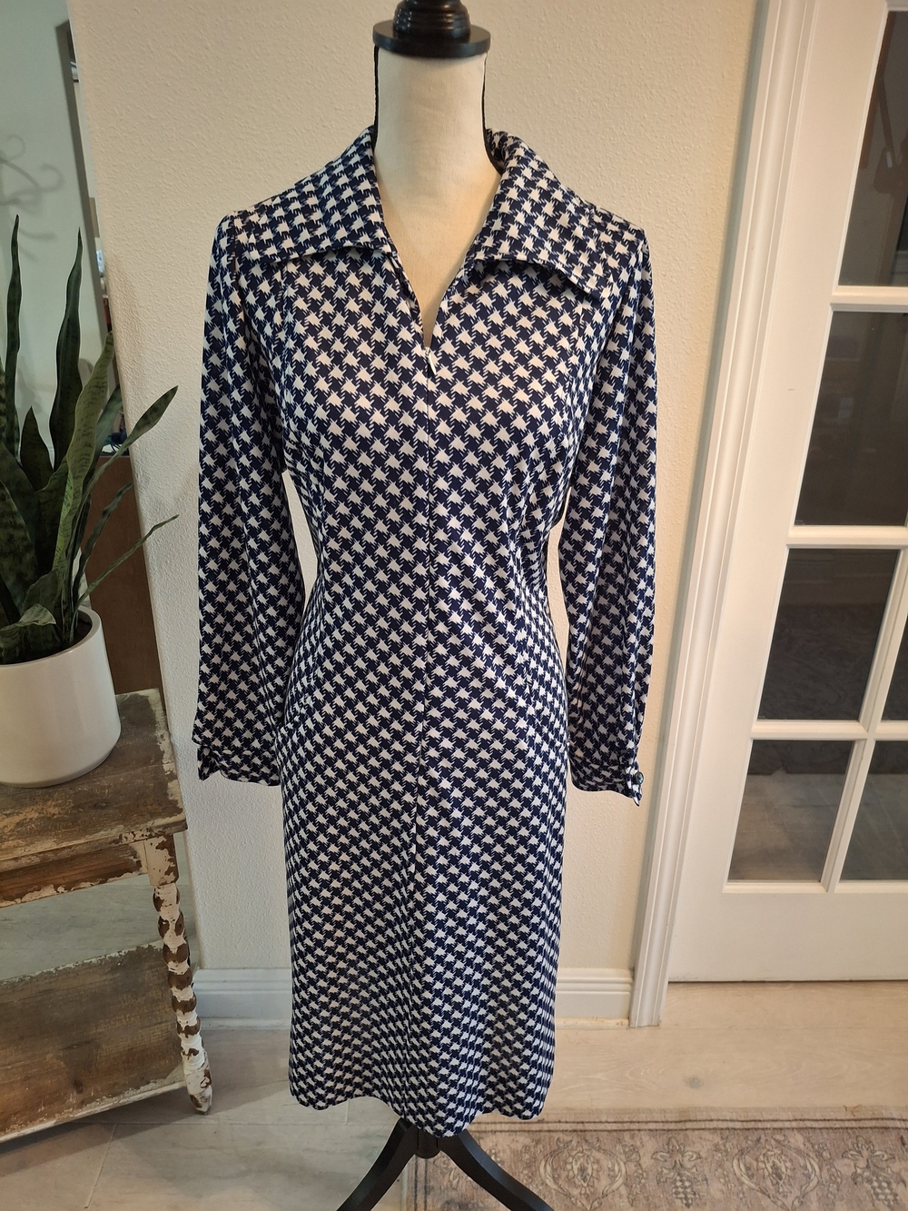 Vintage 70s Long-Sleeve Navy and White Houndstooth Dress With  Cape Jacket